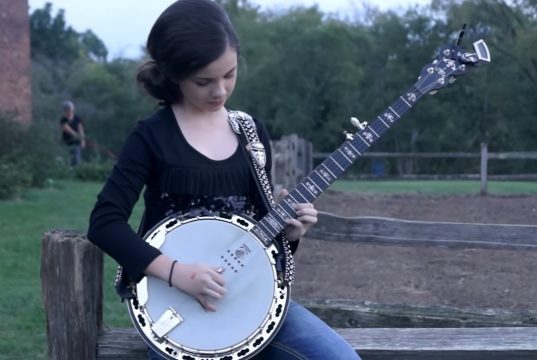 talent, gifted, music, banjo, Willow Osborne, song, singer, artist, musician, performer, amazing, beautiful, voice, young, girl, marvellous,