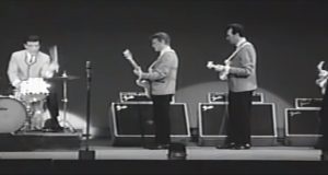 rock, band, music, wipeout, iconic, amazing, theventures, surfing, crowd, stage, performance, talented, past, classic, unbelievebale, song,