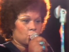 music, talent, singer, performer, Etta, James, stage, crowd, audience, live, amazing, beautiful, soothing, voice, inredible,