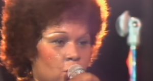music, talent, singer, performer, Etta, James, stage, crowd, audience, live, amazing, beautiful, soothing, voice, inredible,