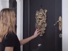 Door, Knocker, Scared, Hilarious, Funny, Prank,