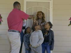 Warrick Dunn Foundation, helping homeless people by building houses, top celebrity who help people, NFL player with big heart, NFL player who helps homeless people, how to help homeless people, how to donate for homeless people, best foundation to help poor people
