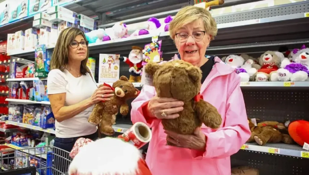 Elderly Care Community Service, Holiday Giving to Nursing Homes, Nonprofit Elderly Support, Christmas Charity Events, Volunteering with Seniors, Community Kindness Projects, Holiday Spirit in Elder Care, Senior Citizen Holiday Gifts, Inspiring Community Giving, Making a Difference for Elders, inspiring journey
