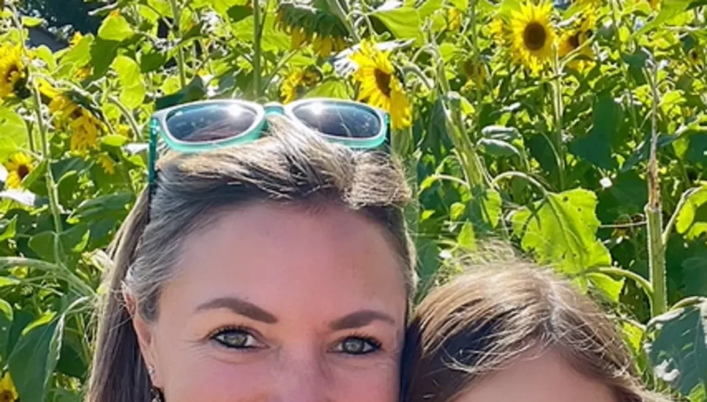 6-year-old Child Hero Saves Mother, Emergency Preparedness for Kids, Young Heroine Acts Bravely, Teaching Kids Emergency Response, Community Support in Crisis, Courageous Children in Emergencies, Life-Saving Acts of Bravery, Quick Thinking Saves Lives, Inspiring Stories of Young Heroes, Building Resilience in Children