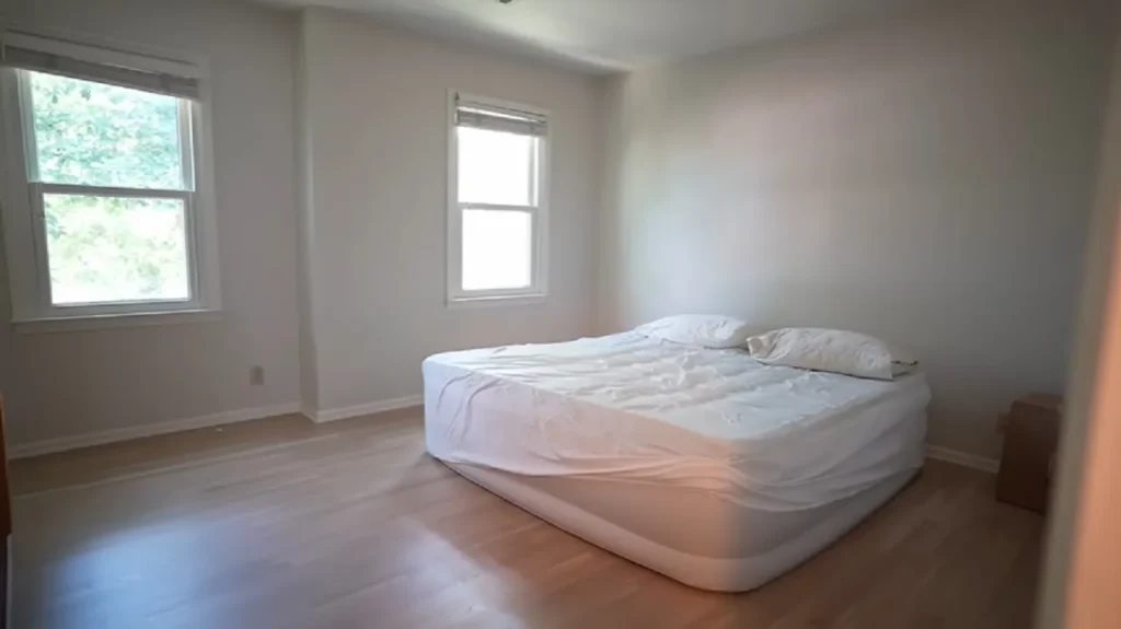 guest room, small space, decorating, organization, lighting, bedding, linens, hospitality, welcome basket, storage