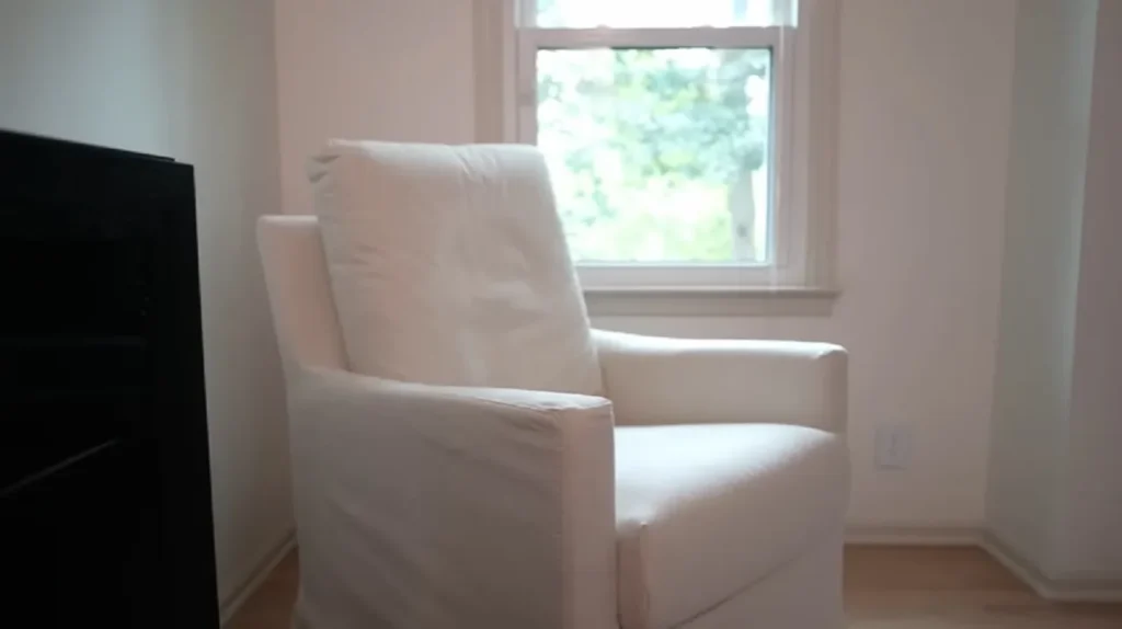 guest room, small space, decorating, organization, lighting, bedding, linens, hospitality, welcome basket, storage