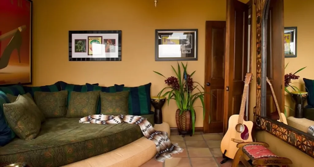 small living room, design ideas, home decor, interior design, space saving, furniture, colors, mirrors, lighting, rugs