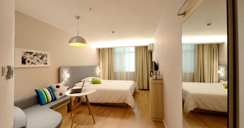 lighting, lamps, cozy, home decor, interior design, smart bulbs, ambient lighting, functional lighting, lighting ideas, home improvement

