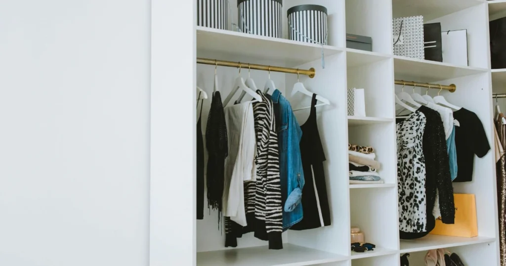 closet, organization, storage, declutter, hangers, shelves, drawers, style, tips, home