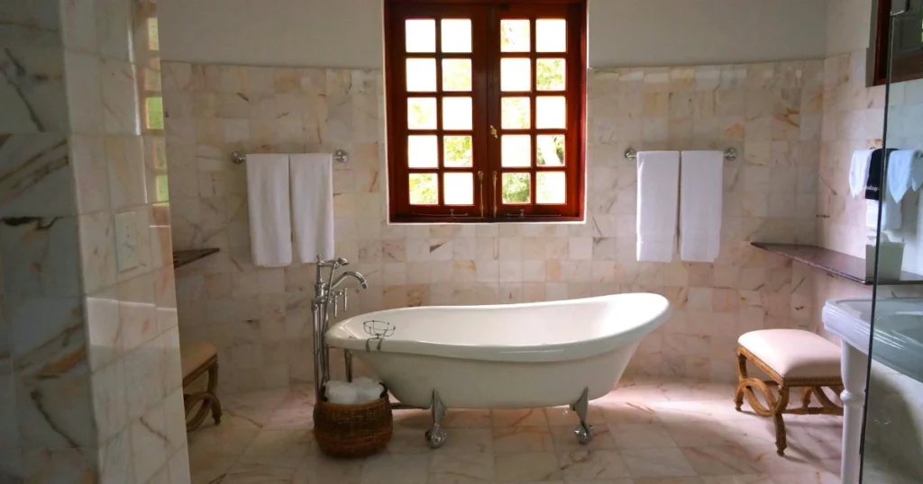 bathroom, hygiene, towels, loofah, toothbrush, razor blades, hair brush, underwear, cleaning, health

