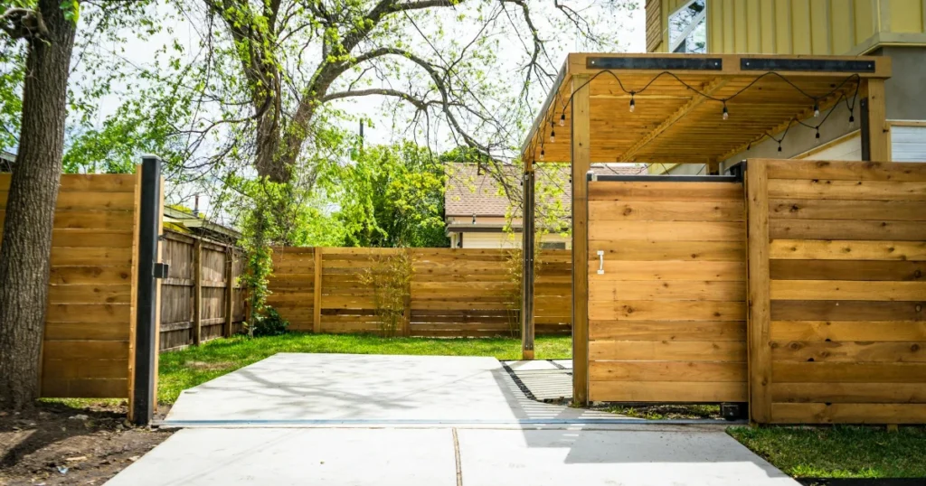 DIY, fence, garden, building, staining, tutorial, home improvement, woodworking, construction, outdoor