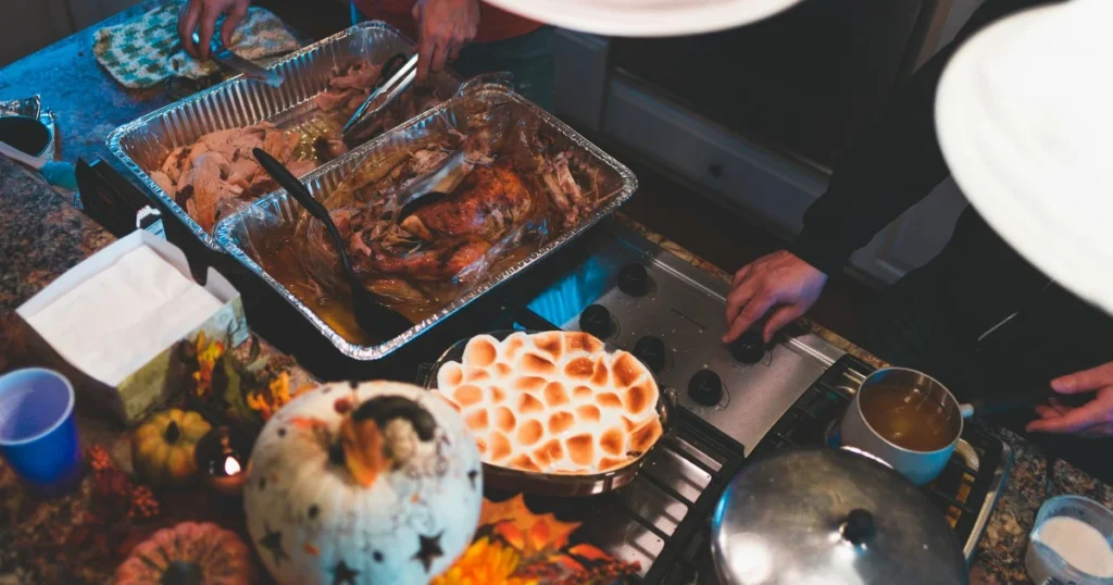 turkey gravy, gravy recipe, homemade, drippings, Thanksgiving, Christmas, holiday cooking, sauce, food, easy recipe

