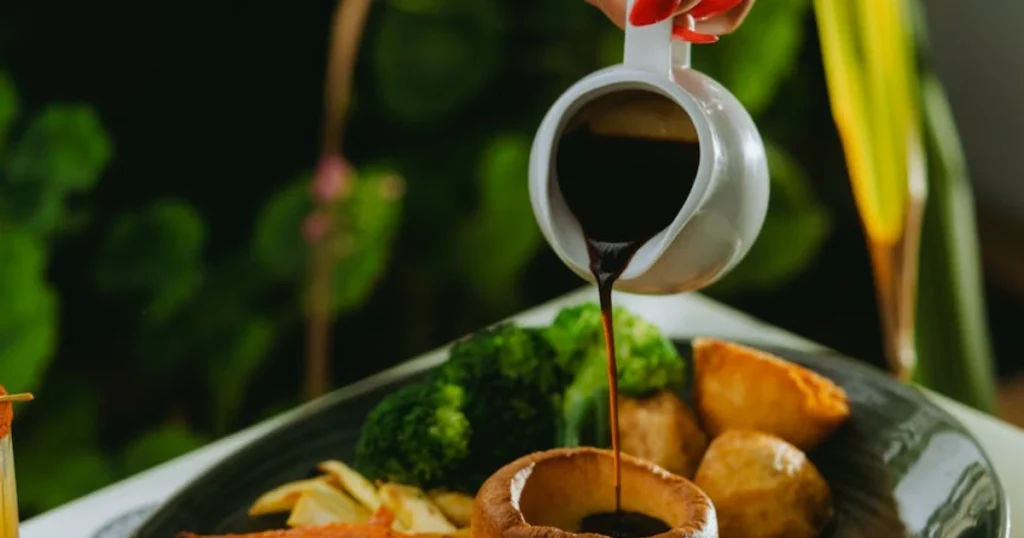 turkey gravy, gravy recipe, homemade, drippings, Thanksgiving, Christmas, holiday cooking, sauce, food, easy recipe

