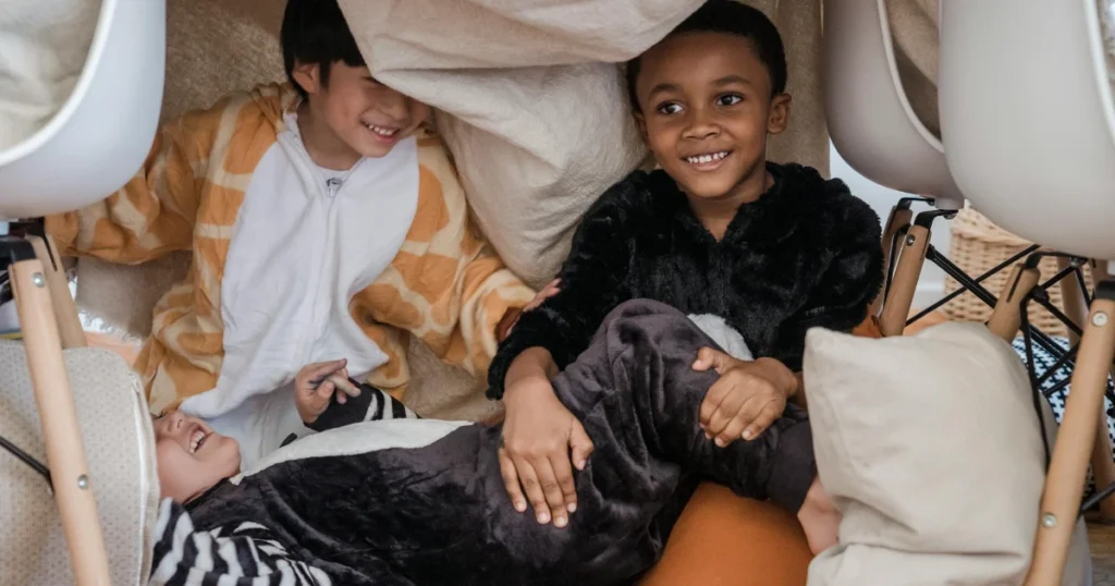 indoor scavenger hunt for kids,scavenger hunt clues for children,how to host indoor treasure hunt,fun indoor games for kids,creative scavenger hunt ideas,kids adventure activities,indoor party games for kids,DIY scavenger hunt,scavenger hunt riddles for kids,treasure hunt at home