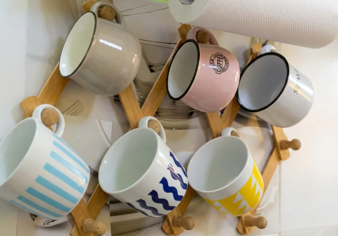 kitchen countertop organization, kitchen counter organization ideas, small kitchen ideas, kitchen declutter, countertop styling, organized kitchen, kitchen storage ideas, clutter free kitchen, home organization, kitchen setup ideas